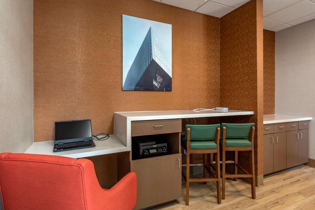 Comfort Suites Colorado Springs East - Medical Center Area Ngoại thất bức ảnh