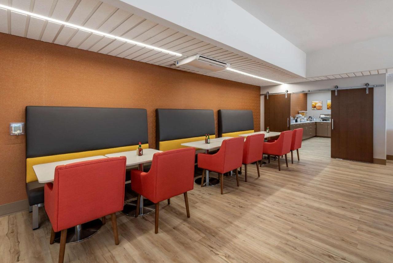 Comfort Suites Colorado Springs East - Medical Center Area Ngoại thất bức ảnh