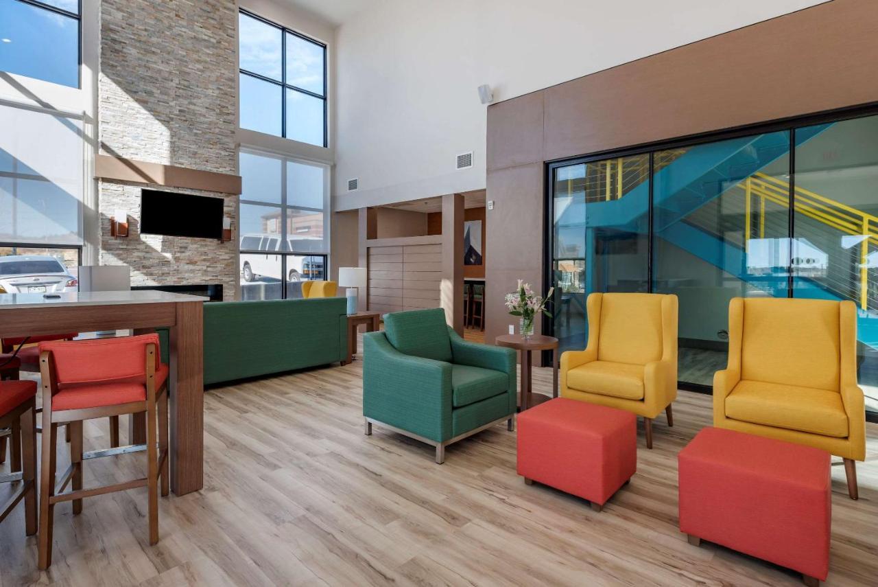 Comfort Suites Colorado Springs East - Medical Center Area Ngoại thất bức ảnh